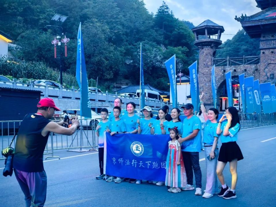 AdAIU, sp, rJeQ AdAIU, sp, rJeQ