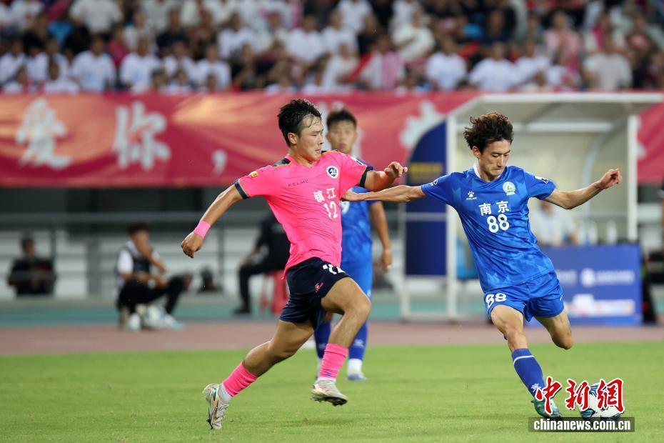 img, 员在比赛中, 中新社记者 img, 员在比赛中, 中新社记者