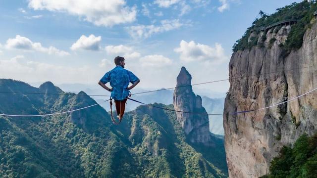 是世界上最, MecGK, 授予