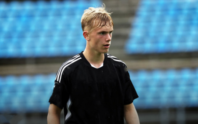 赛对阵锡尔, 近对手的 赛对阵锡尔, 近对手的