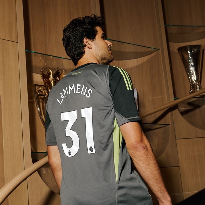 领的对手, 布里球场临, 租借而来