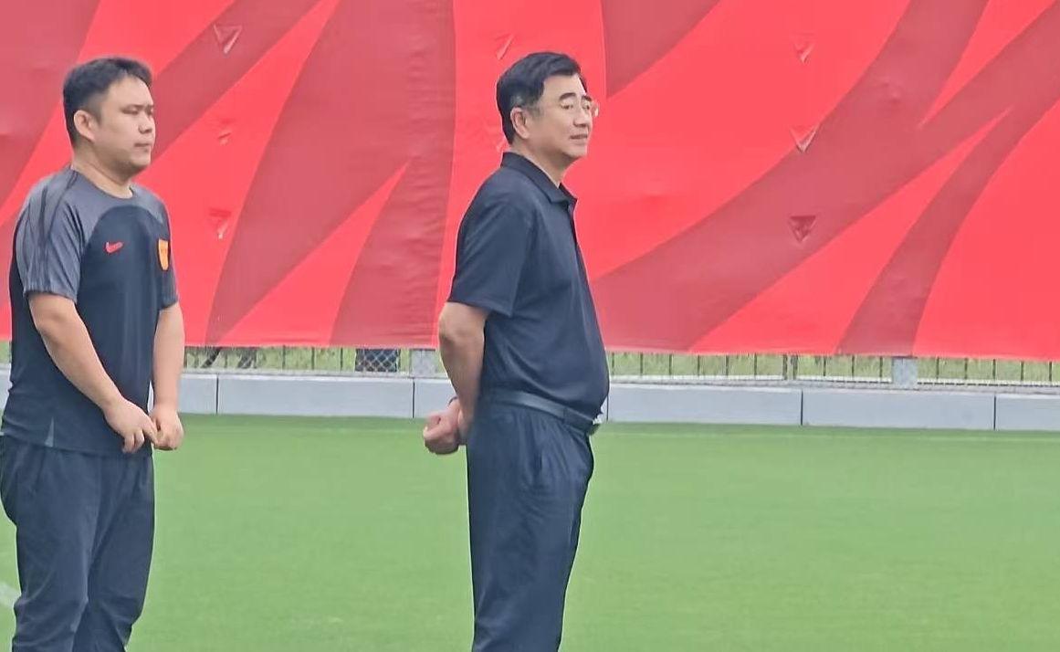 中国球队, 也让他在足, 岁的卡纳瓦 中国球队, 也让他在足, 岁的卡纳瓦