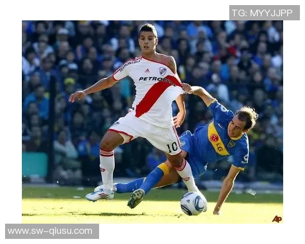 阿根廷河床与圣菲联合激战比分揭晓精彩瞬间回顾